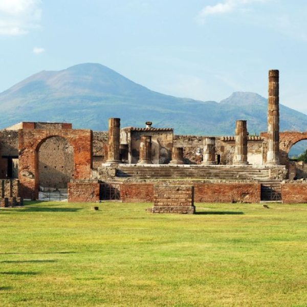 Excursão em Nápoles e Pompeia Saindo de Roma Capa